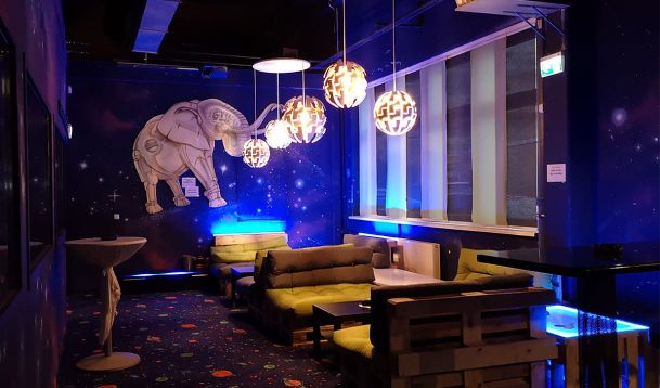 Bowling-Universum-Salzburg-Raucher-Lounge